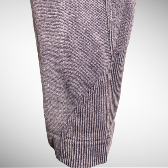 ATHLETA Recharge Cropped Seamless Leggings Sunfaded Gray, Size Small - Picture 5 of 9